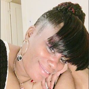 Meet your Posher, Angie